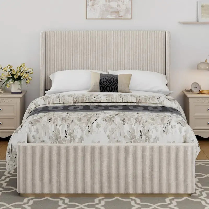 Cama de plataforma tapizada tamaño King de pana con cabecero alto con alas