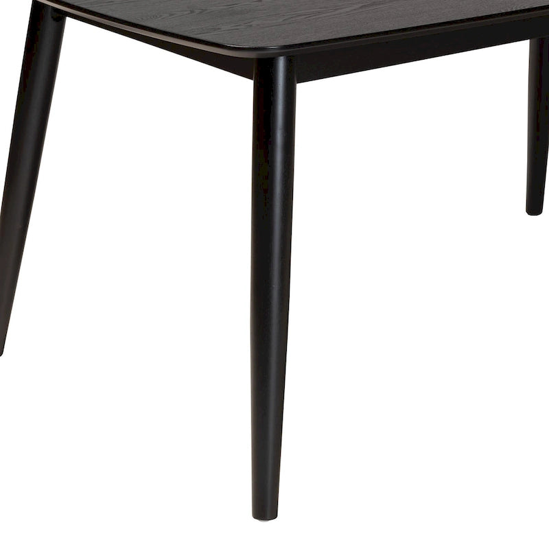 Mesa de comedor de estilo moderno de mediados de siglo con cubierta de chapa y estructura de madera de caucho