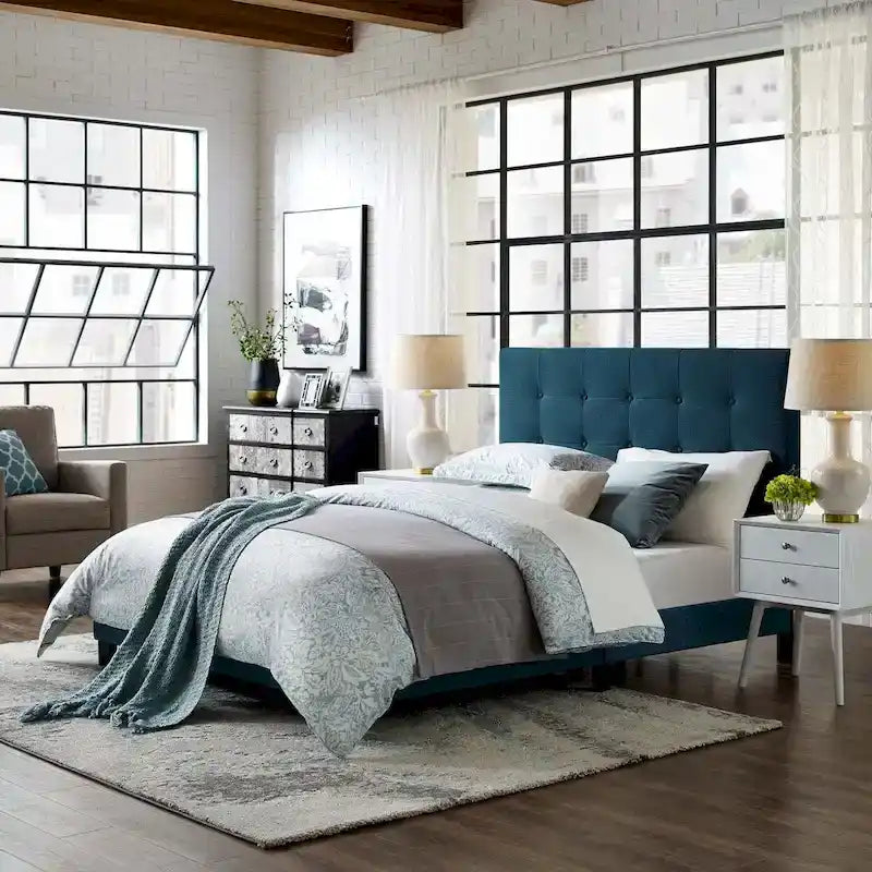 Cama de plataforma tapizada tamaño Queen con capitoné de botones