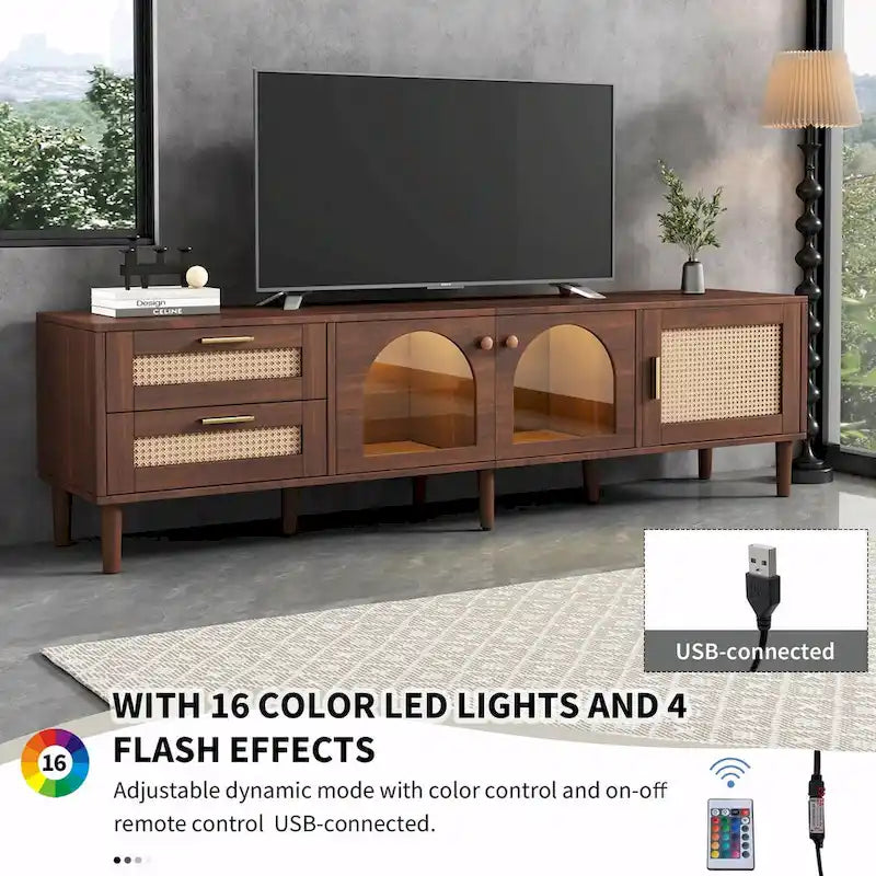 Mueble de TV inspirado en el ratán con almacenamiento para televisores de hasta 80 pulgadas