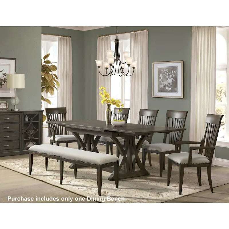 Banco de comedor tapizado de color beige con remaches decorativos